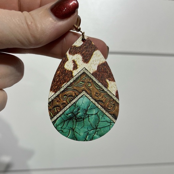 Western style earrings - Picture 2 of 4